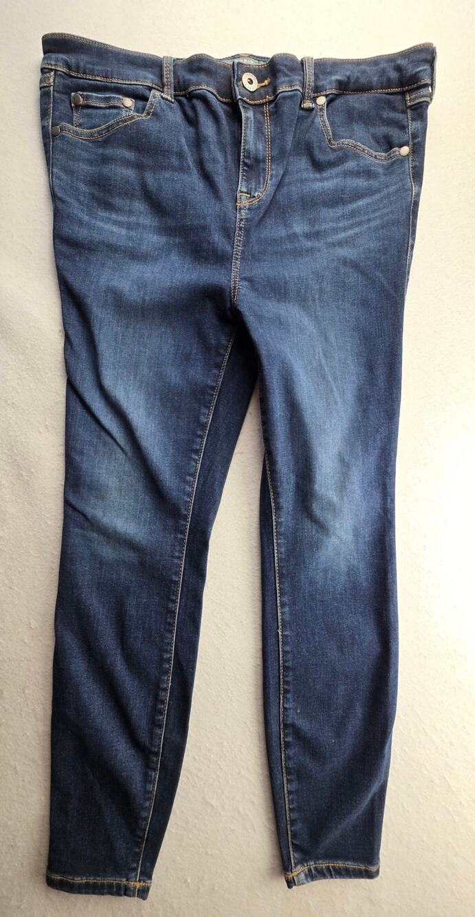 Torrid Super Soft Mid Fit Super Skinny Blue Jean Size 12T